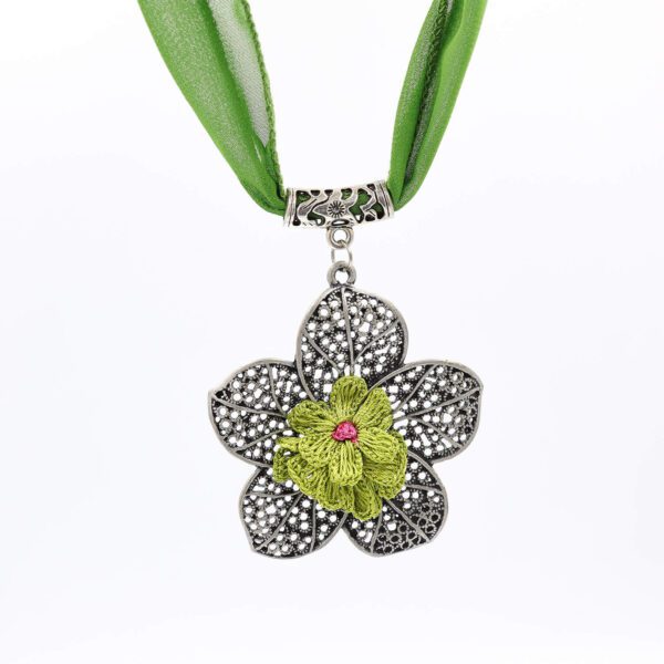 Oyalı Yeşil Fular Kolye