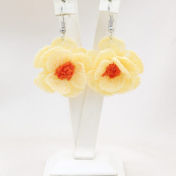 Sarı Menekşe Tığ İşi Küpe